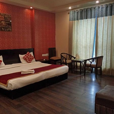 Hotel Paschim Vihar à Delhi  Extérieur photo