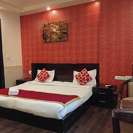 Hotel Paschim Vihar à Delhi  Extérieur photo