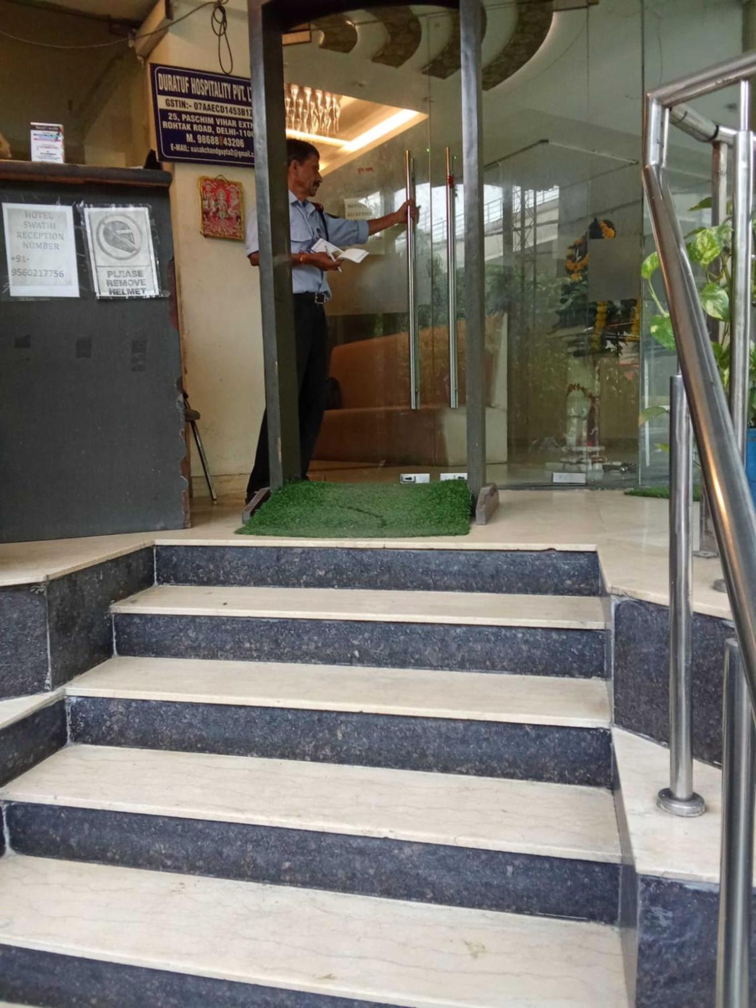 Hotel Paschim Vihar à Delhi  Extérieur photo