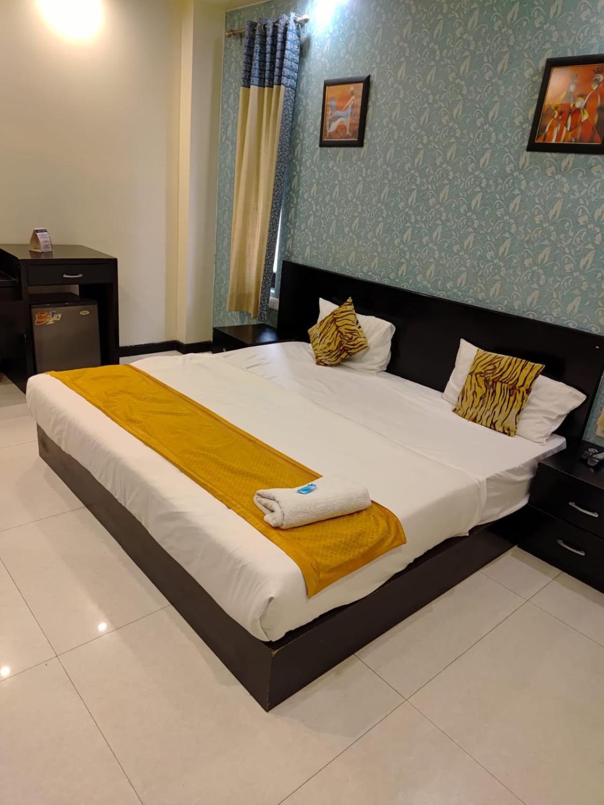 Hotel Paschim Vihar à Delhi  Extérieur photo