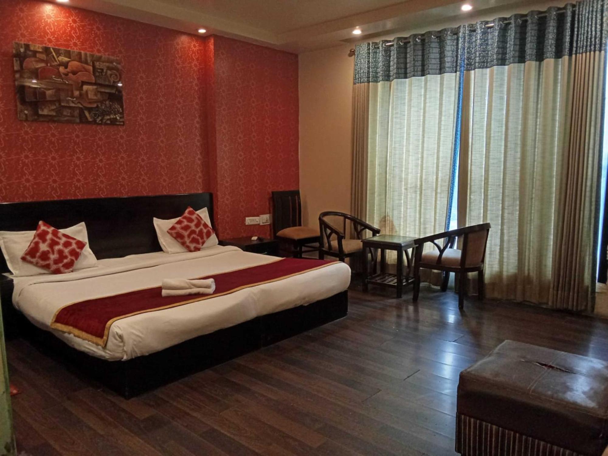 Hotel Paschim Vihar à Delhi  Extérieur photo