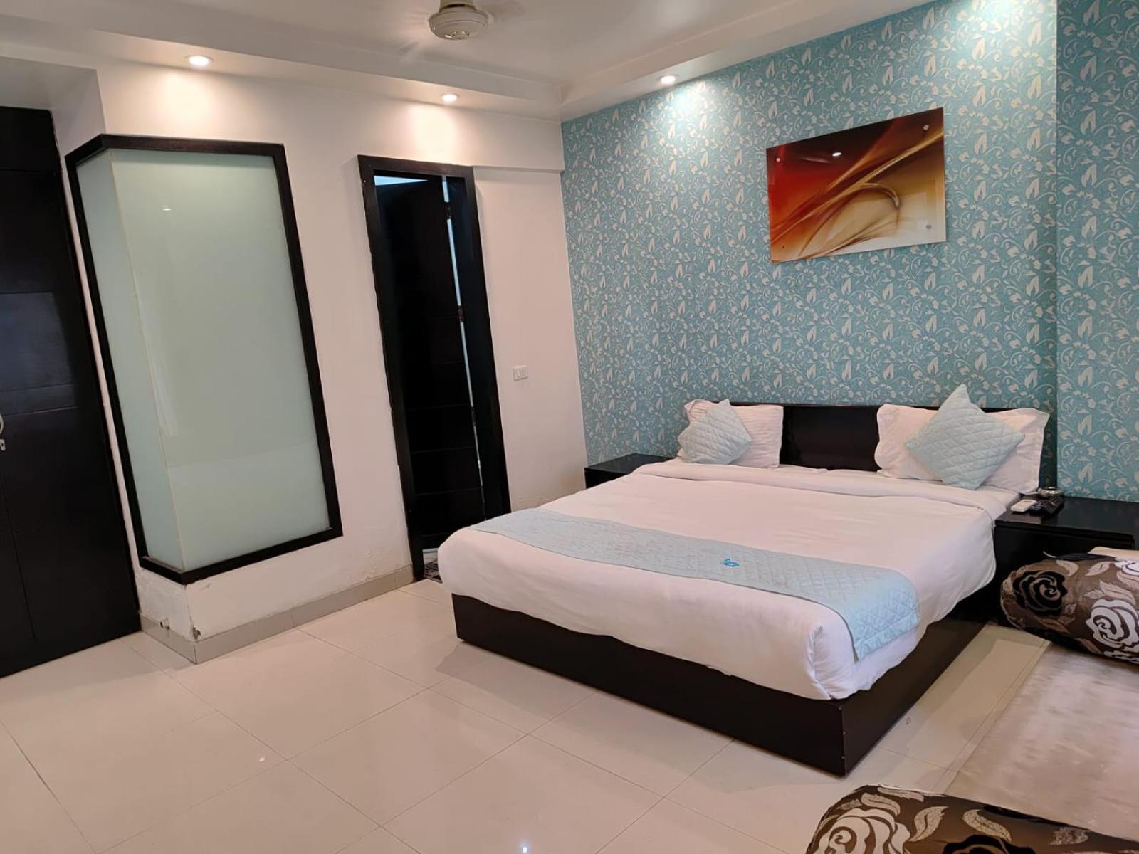Hotel Paschim Vihar à Delhi  Extérieur photo